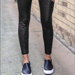 Leopard print leggings
